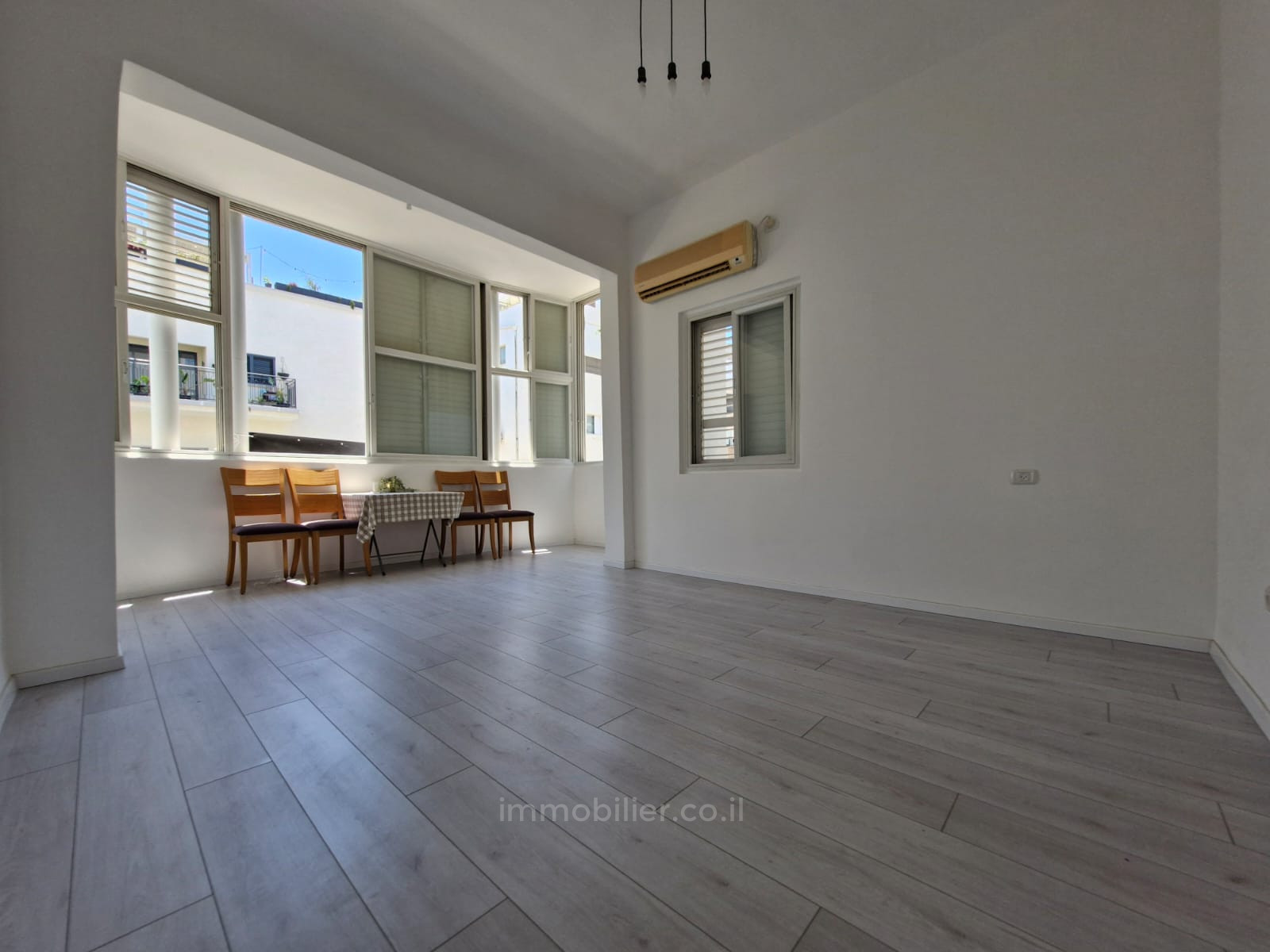 Apartamento 3 cômodos Tel Aviv Centro da cidade 457-IBL-1523