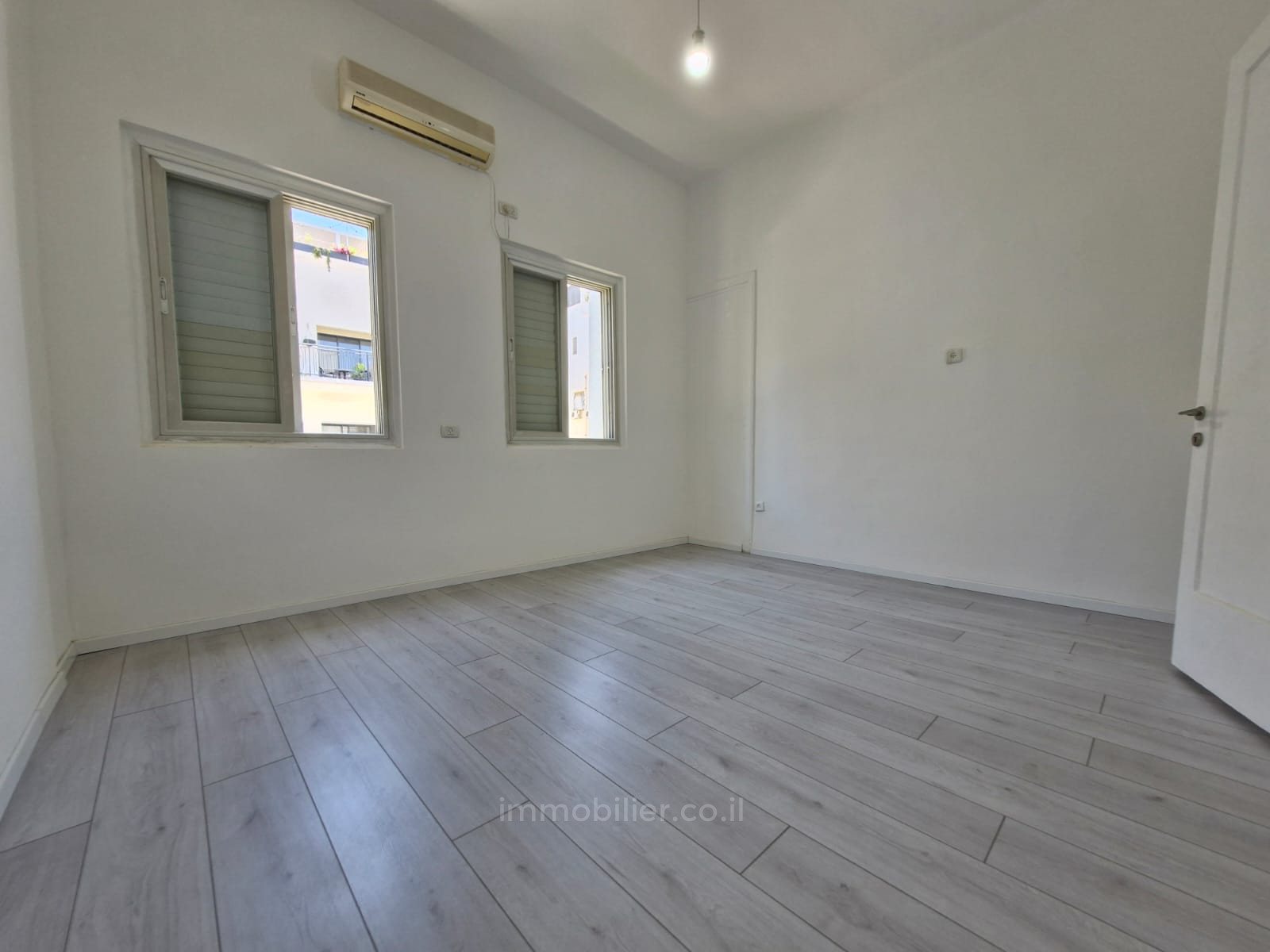 Apartamento 3 cômodos Tel Aviv Centro da cidade 457-IBL-1523