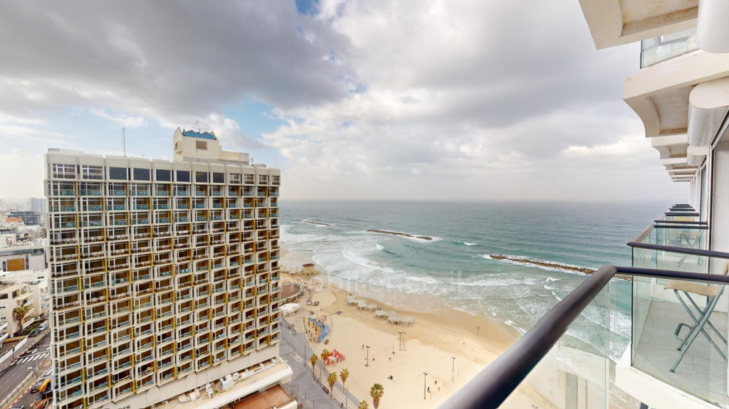 Apartamento 4 cômodos Tel Aviv Primeira linha de mar 457-IBL-1527