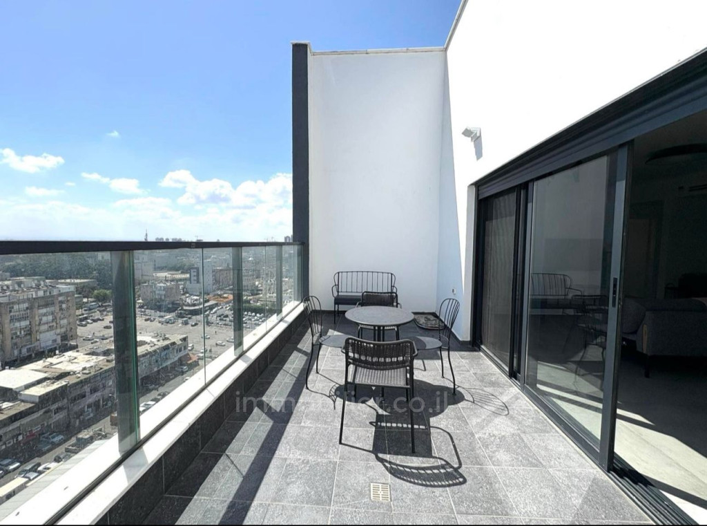 Apartamento 4 cômodos Netanya Centro da cidade 457-IBL-1532