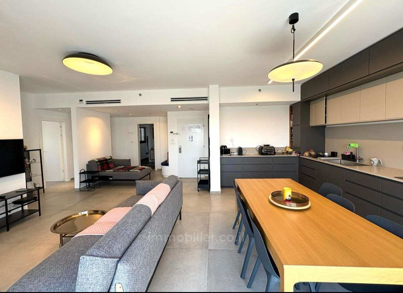 Apartamento 4 cômodos Netanya Centro da cidade 457-IBL-1532