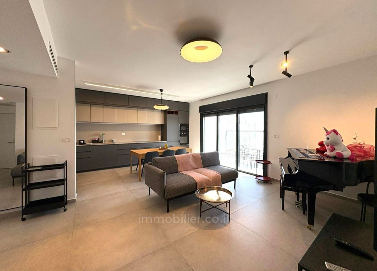 Apartamento 4 cômodos Netanya Centro da cidade 457-IBL-1532