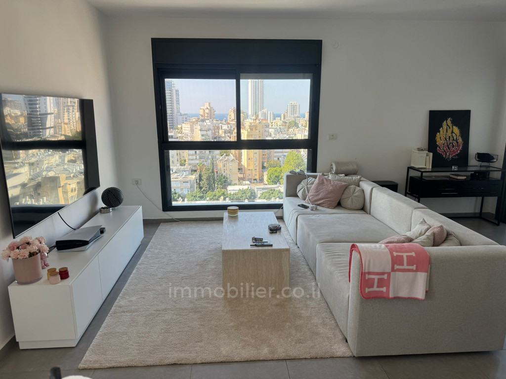 Apartamento 3 cômodos Netanya Centro da cidade 457-IBL-1533