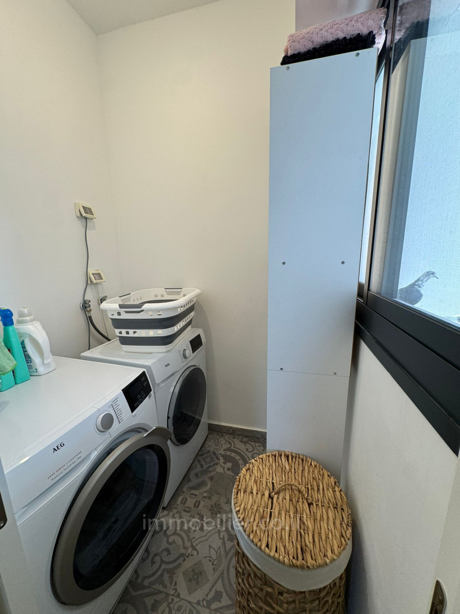 Apartamento 3 cômodos Netanya Centro da cidade 457-IBL-1534