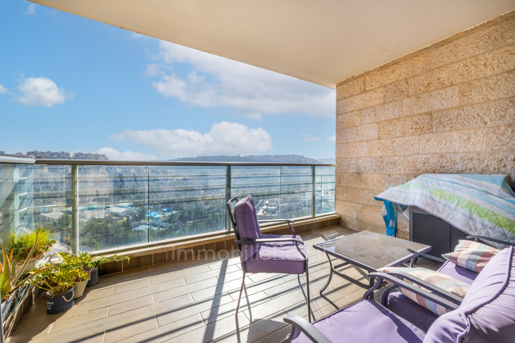 Apartamento 4 cômodos Jerusalém Ir Ganim 457-IBL-1551