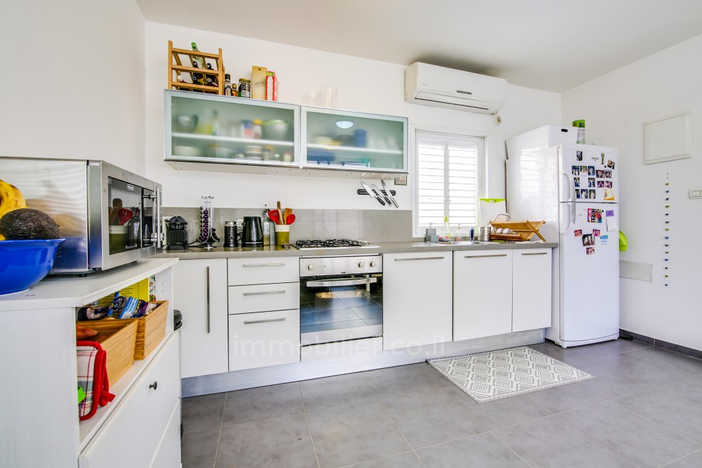 Duplex 4.5 cômodos Tel Aviv Hatsafon hayachan 464-IBL-26