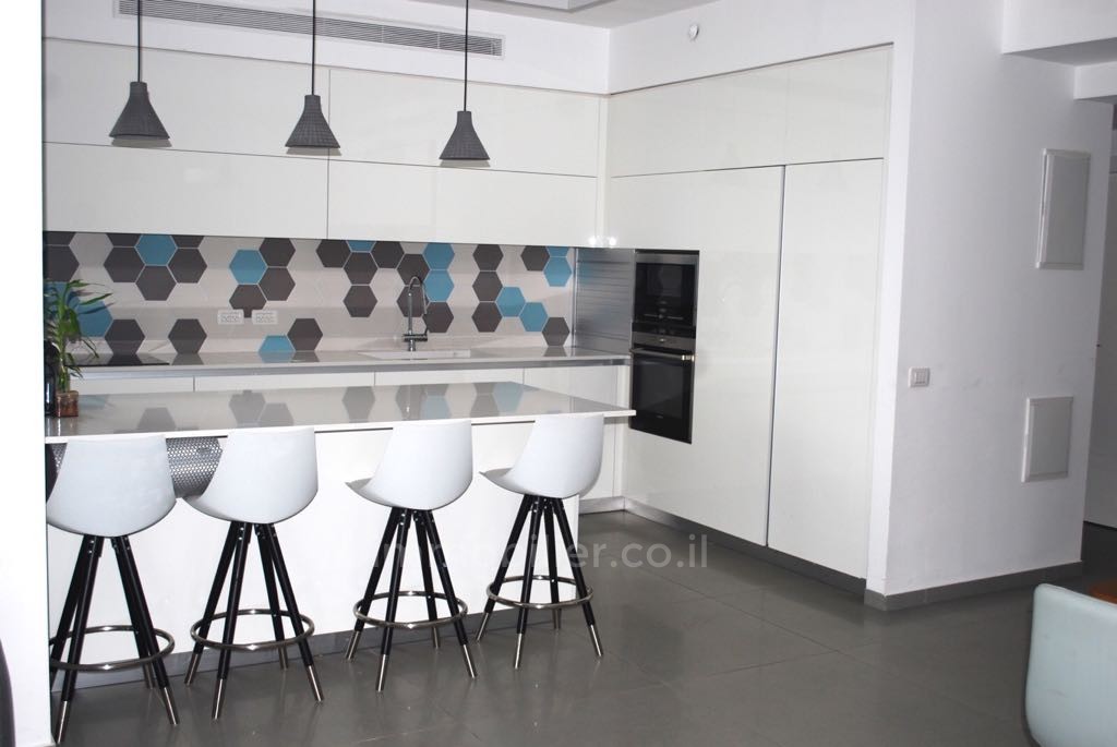 Apartamento 5 cômodos Bat yam Bat yam 473-IBL-212