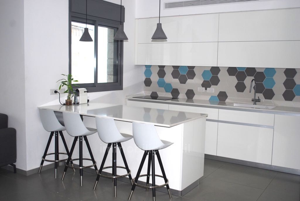 Apartamento 5 cômodos Bat yam Bat yam 473-IBL-212