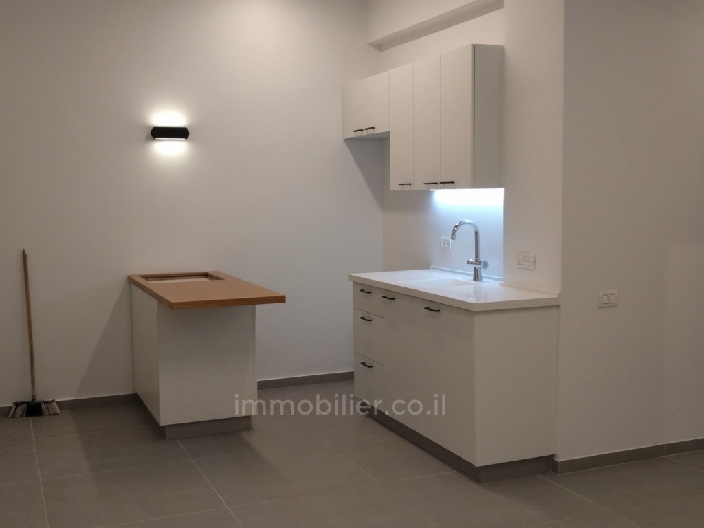 Apartamento 3 cômodos Tel Aviv Centro da cidade 473-IBL-226