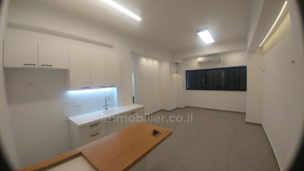 Apartamento 3 cômodos Tel Aviv Centro da cidade 473-IBL-226