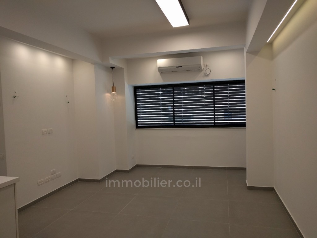 Apartamento 3 cômodos Tel Aviv Centro da cidade 473-IBL-226