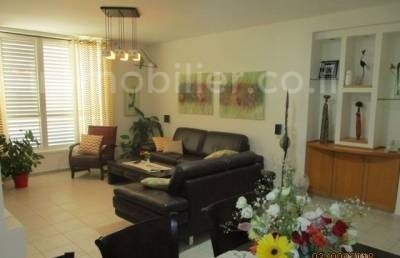 Apartamento 5 cômodos Netanya Centro da cidade 473-IBL-255