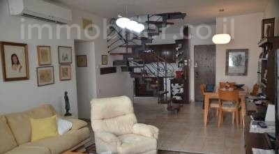 Apartamento 4 cômodos Netanya Centro da cidade 473-IBL-257