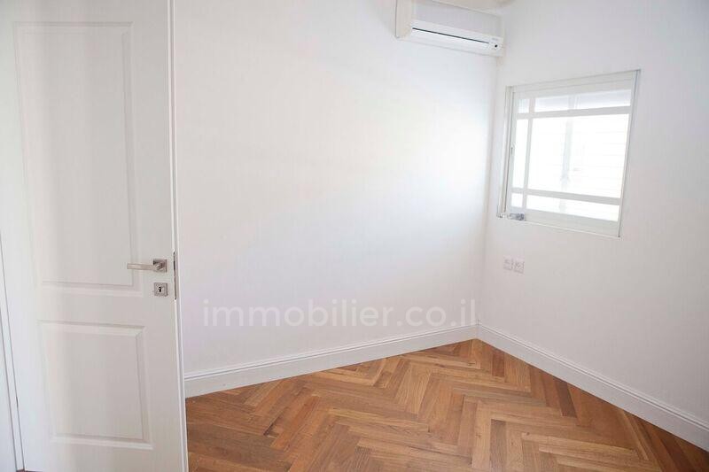Apartamento 2.5 cômodos Tel Aviv Centro da cidade 473-IBL-261