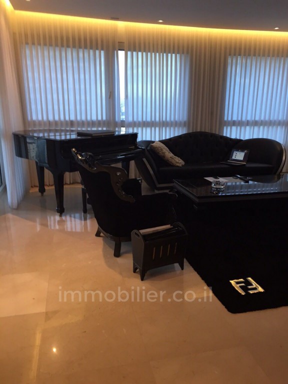 Apartamento 6 cômodos Tel Aviv Kikar Hamedina 473-IBL-264