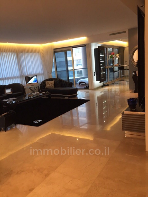 Apartamento 6 cômodos Tel Aviv Kikar Hamedina 473-IBL-264