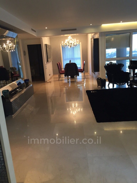 Apartamento 6 cômodos Tel Aviv Kikar Hamedina 473-IBL-264