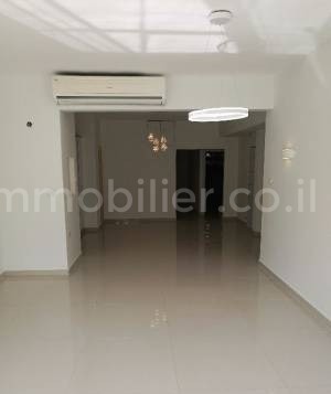 Apartamento 5.5 cômodos Bat yam Bat yam 473-IBL-90