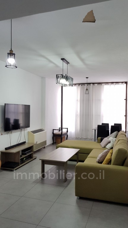 Apartamento 2.5 cômodos Bat yam Bat yam 473-IBL-94