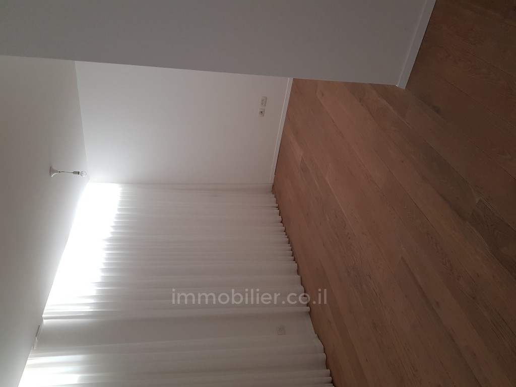 Apartamento garden 4 cômodos Tel Aviv Kerem Hatemanim 476-IBL-18