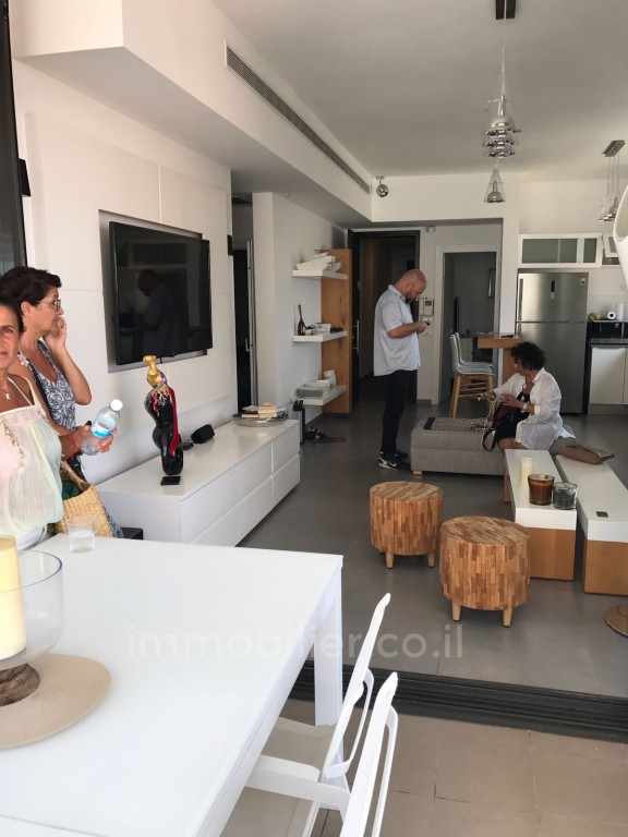 Apartamento 4 cômodos Tel Aviv Região marítima ao Norte 476-IBL-2