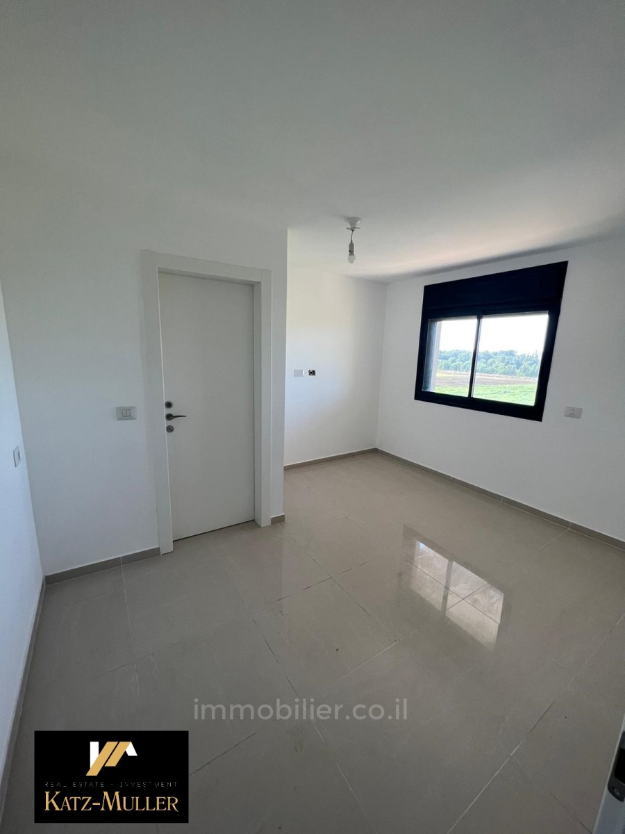 Apartamento 4 cômodos Netanya Neve Itamar 478-IBL-342