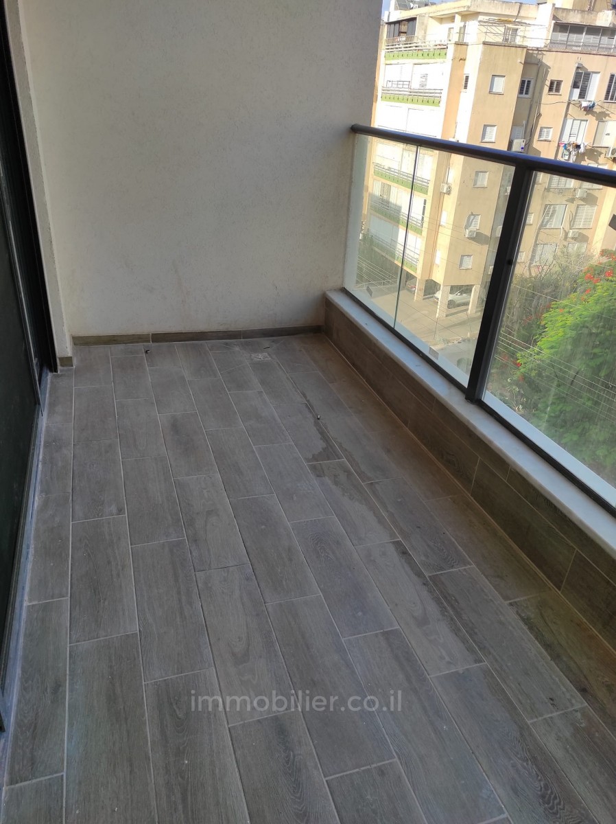 Apartamento 5 cômodos Netanya Centro da cidade 478-IBL-347