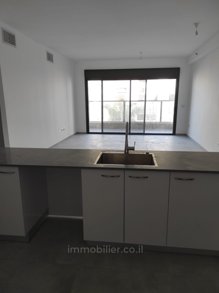 Apartamento 5 cômodos Netanya Centro da cidade 478-IBL-347