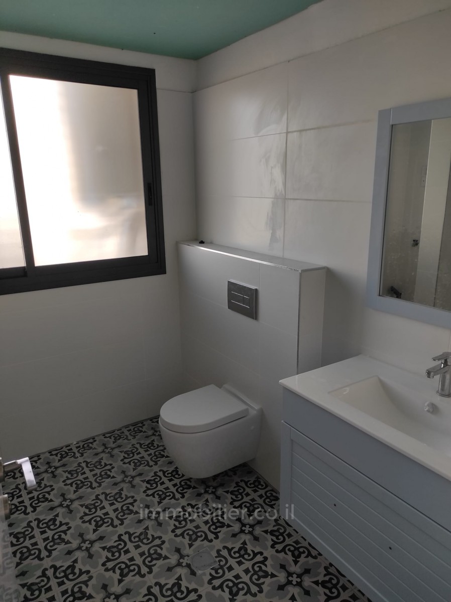 Apartamento 5 cômodos Netanya Centro da cidade 478-IBL-347
