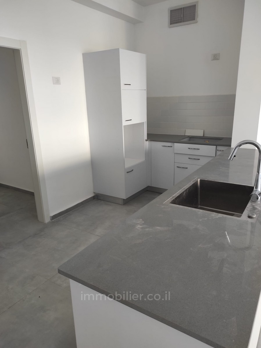 Apartamento 5 cômodos Netanya Centro da cidade 478-IBL-347