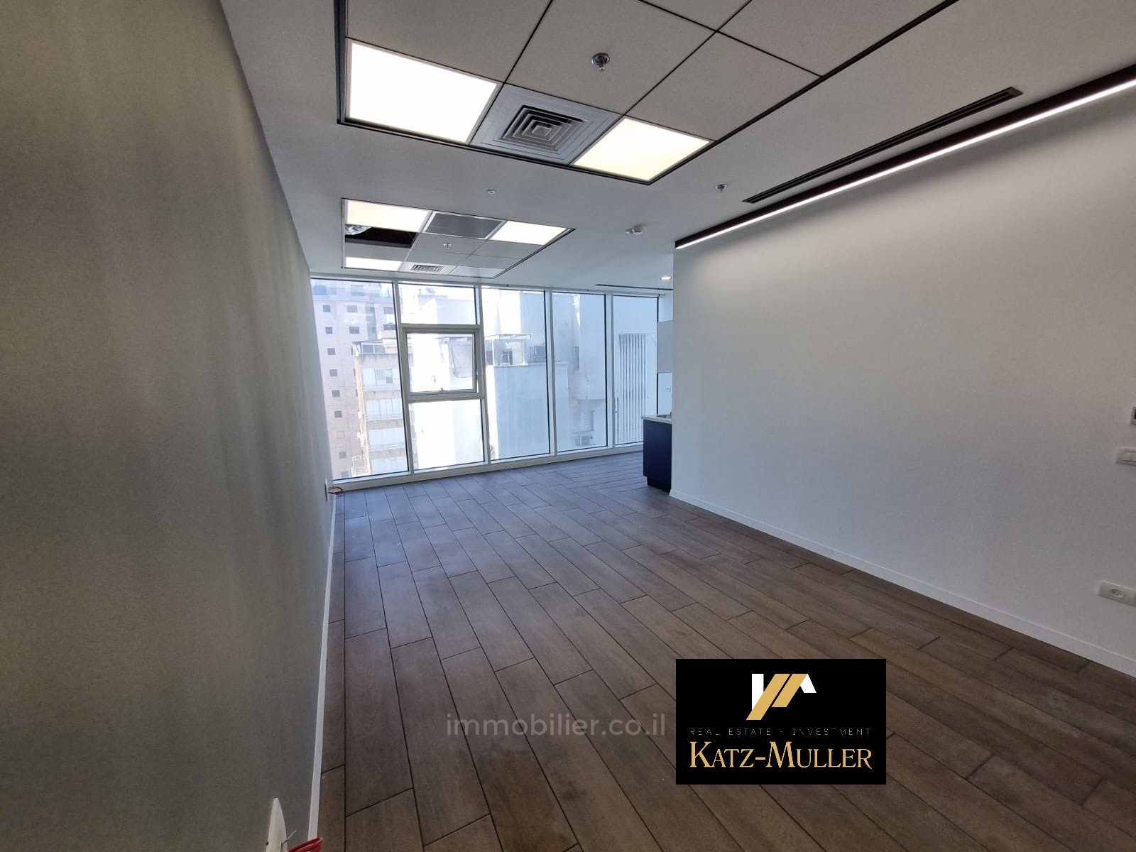 Escritórios 1.5 cômodos Netanya Centro da cidade 478-IBL-358