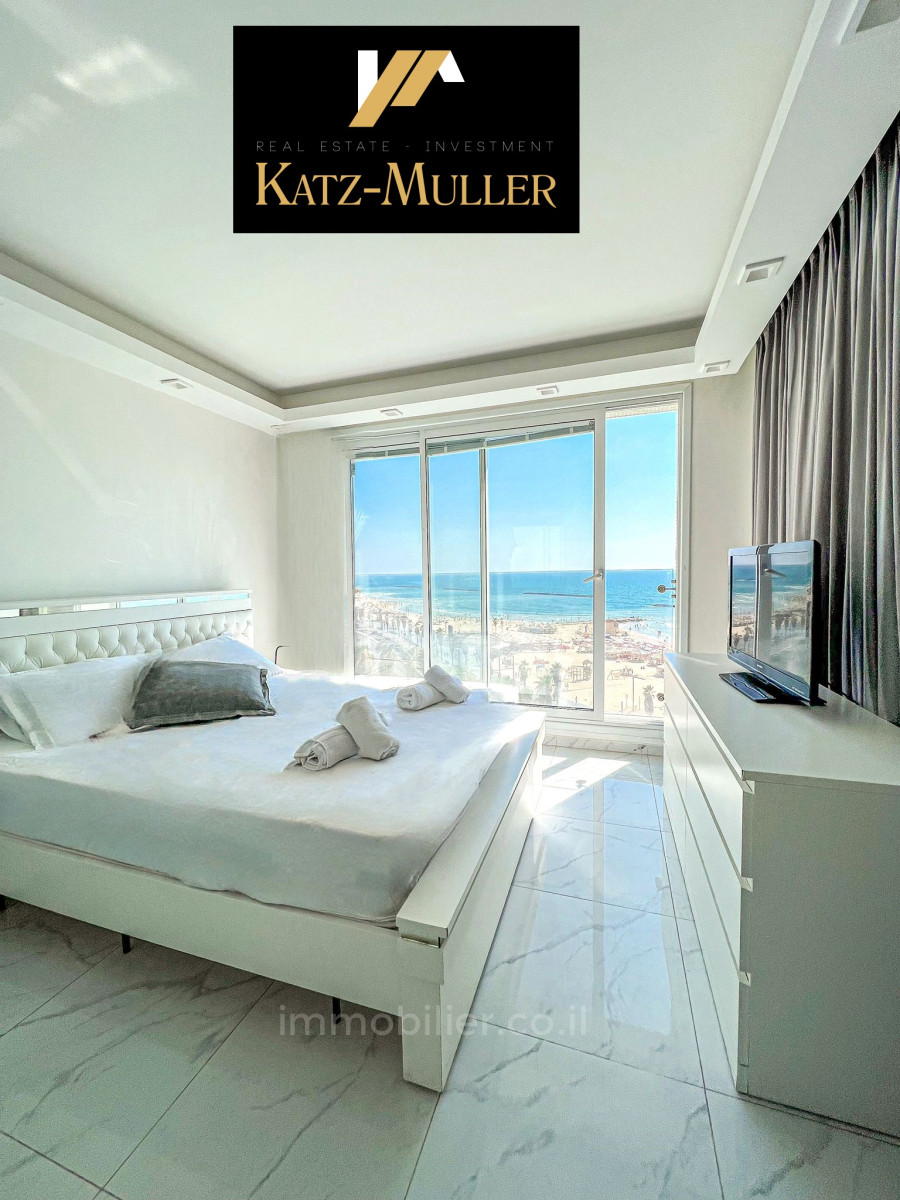 Apartamento 3 cômodos Tel Aviv Primeira linha de mar 478-IBL-359