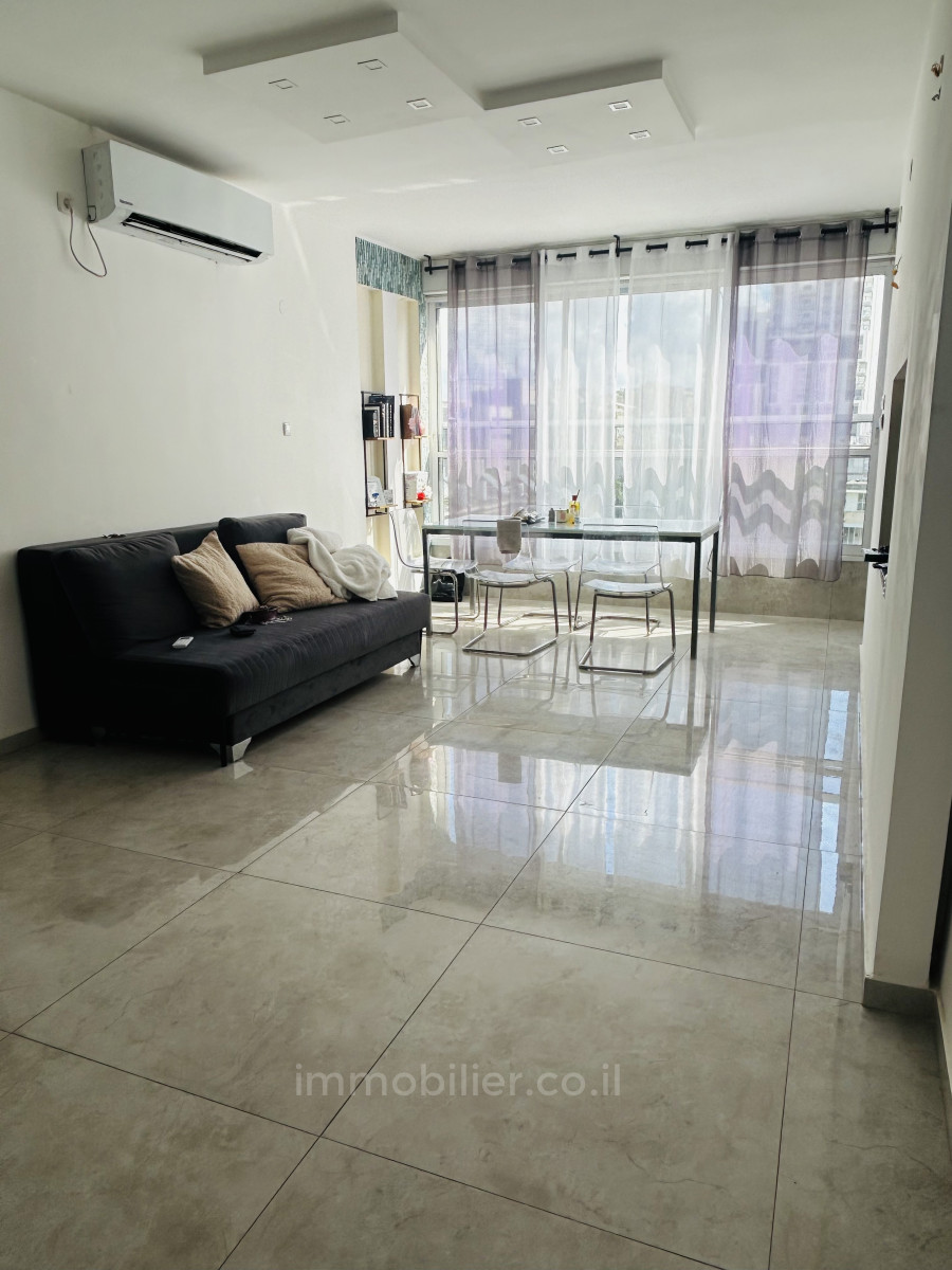 Apartamento 3 cômodos Netanya Centro da cidade 478-IBL-366