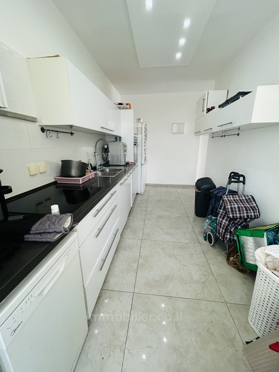 Apartamento 3 cômodos Netanya Centro da cidade 478-IBL-366