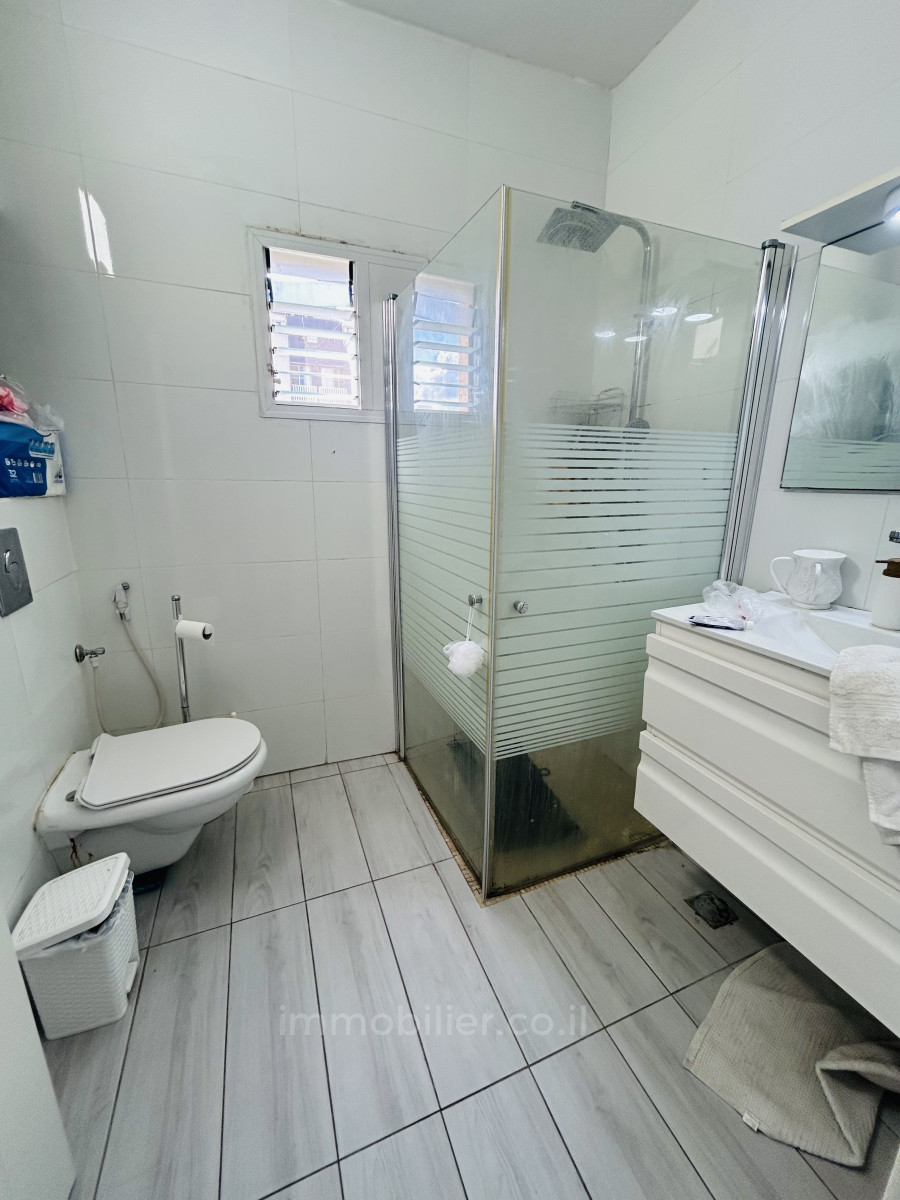 Apartamento 3 cômodos Netanya Centro da cidade 478-IBL-366