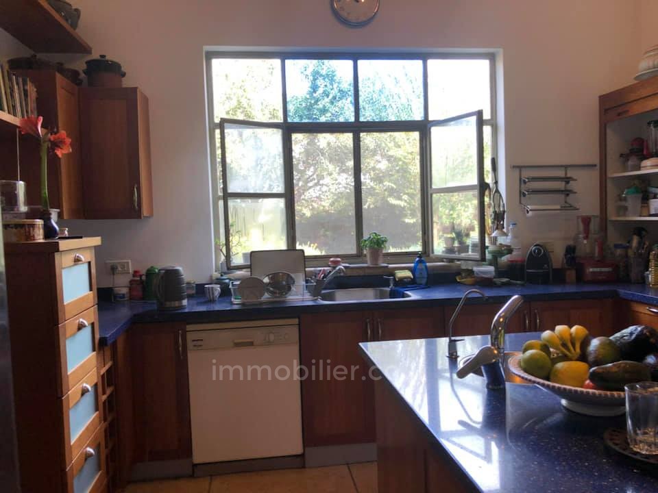 Casarão 10 cômodos Benyamina Benyamina 481-IBL-14