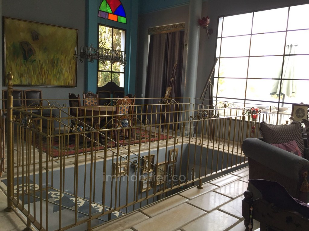 Casarão 7 cômodos Benyamina Benyamina 481-IBL-2