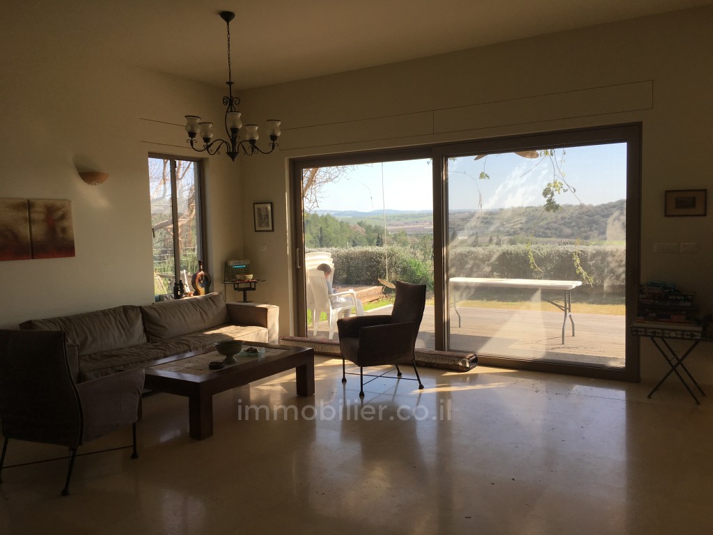 Casarão 5 cômodos Benyamina Benyamina 481-IBL-3