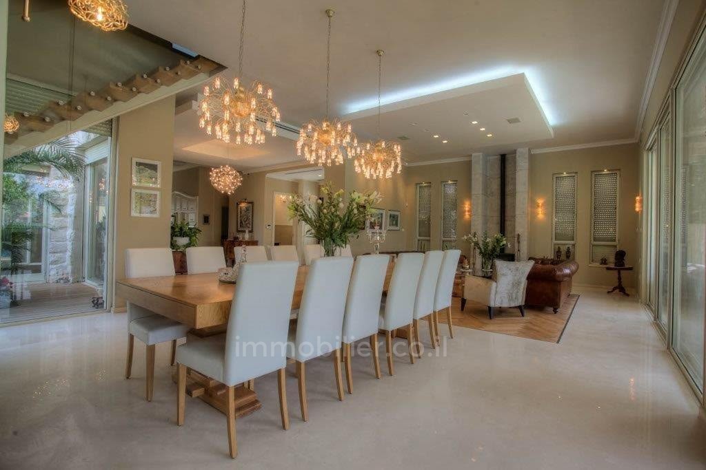 Casarão 7 cômodos Benyamina Benyamina 481-IBL-4