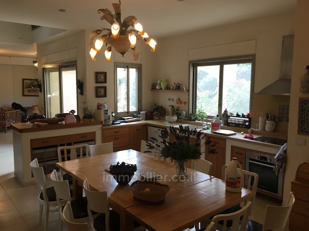 Casarão 6 cômodos Cesareia Cesareia 481-IBL-6