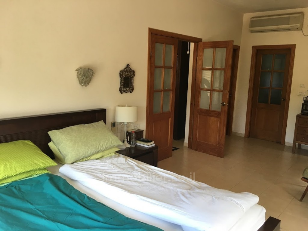 Casarão 6 cômodos Cesareia Cesareia 481-IBL-6