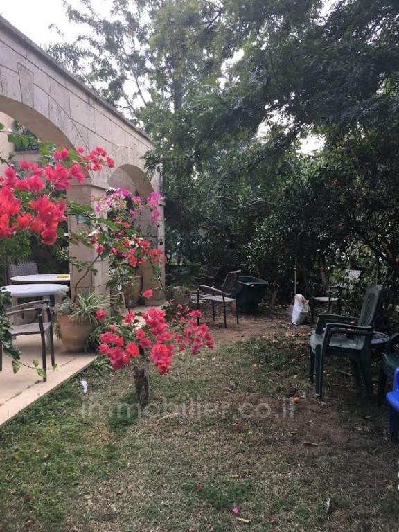 Casarão 6 cômodos Cesareia Cesareia 481-IBL-6