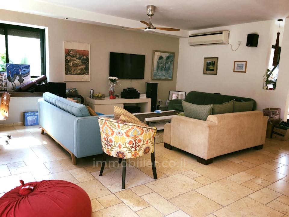 Casarão 7 cômodos Benyamina Benyamina 481-IBL-8