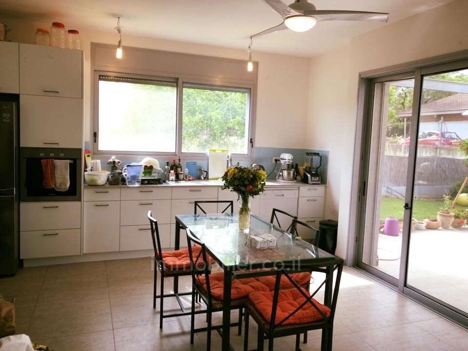 Casarão 7 cômodos Benyamina Benyamina 481-IBL-9