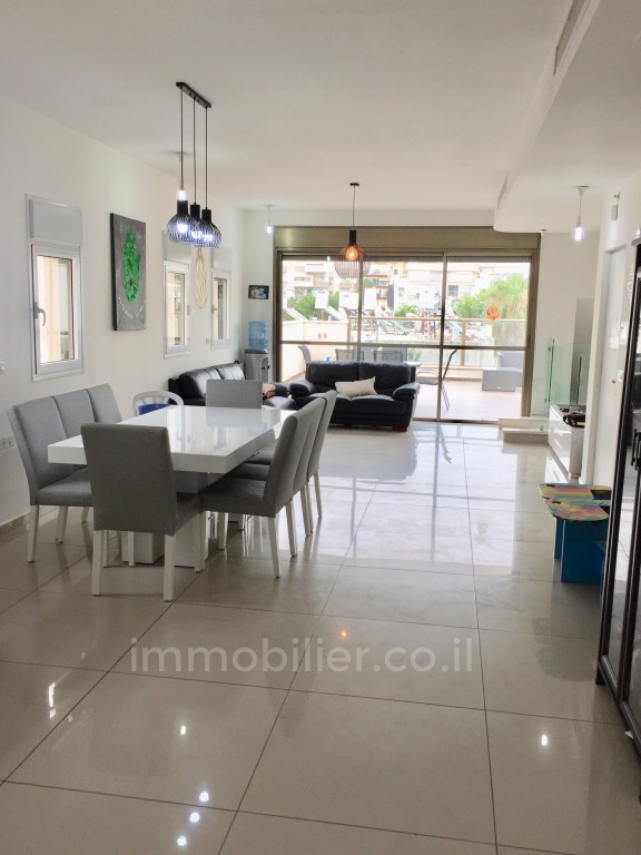 Duplex 6 cômodos Raanana Perto do centro 486-IBL-2