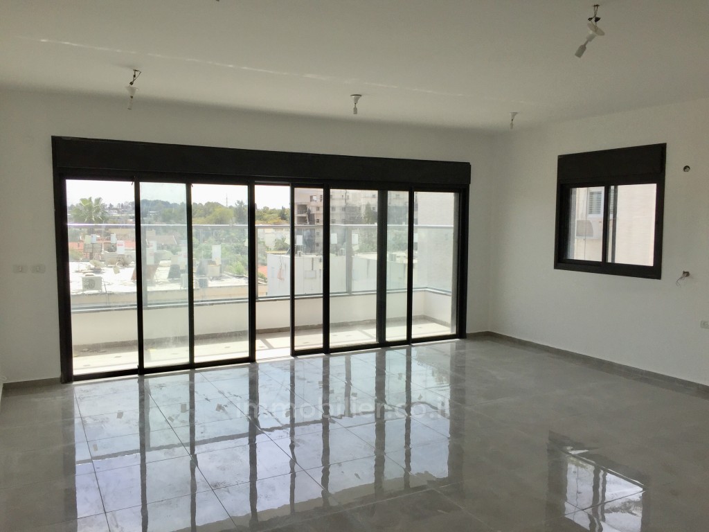 Apartamento 5.5 cômodos Raanana Est 486-IBL-3