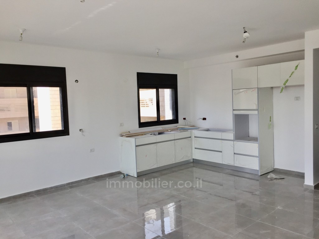 Apartamento 5.5 cômodos Raanana Est 486-IBL-3