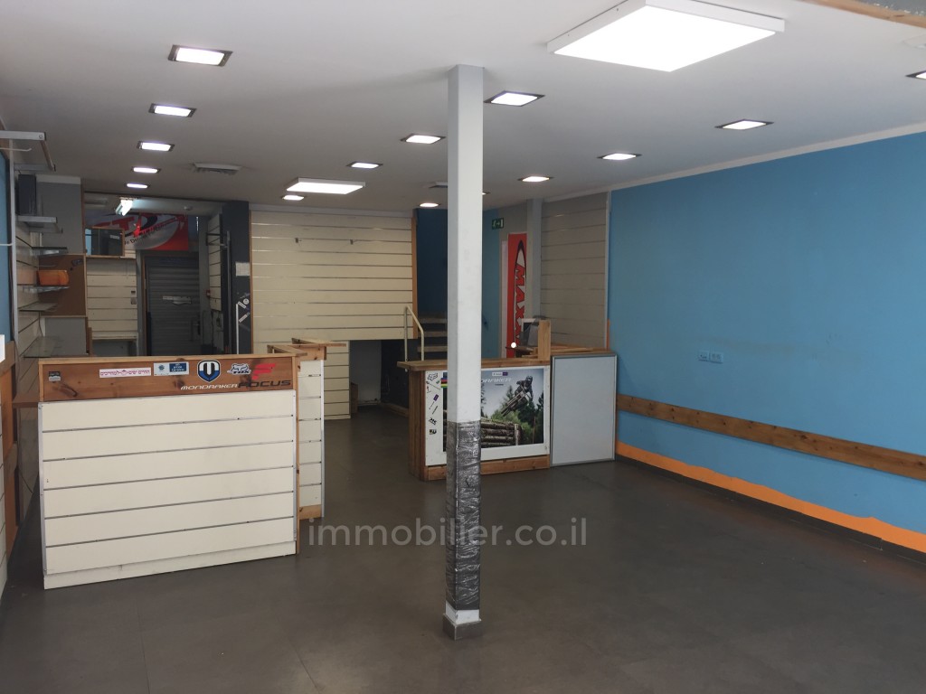 Locais comerciais 2 cômodos Raanana Est 486-IBL-7