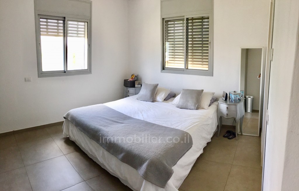 Apartamento 5 cômodos Raanana Est 486-IBL-8