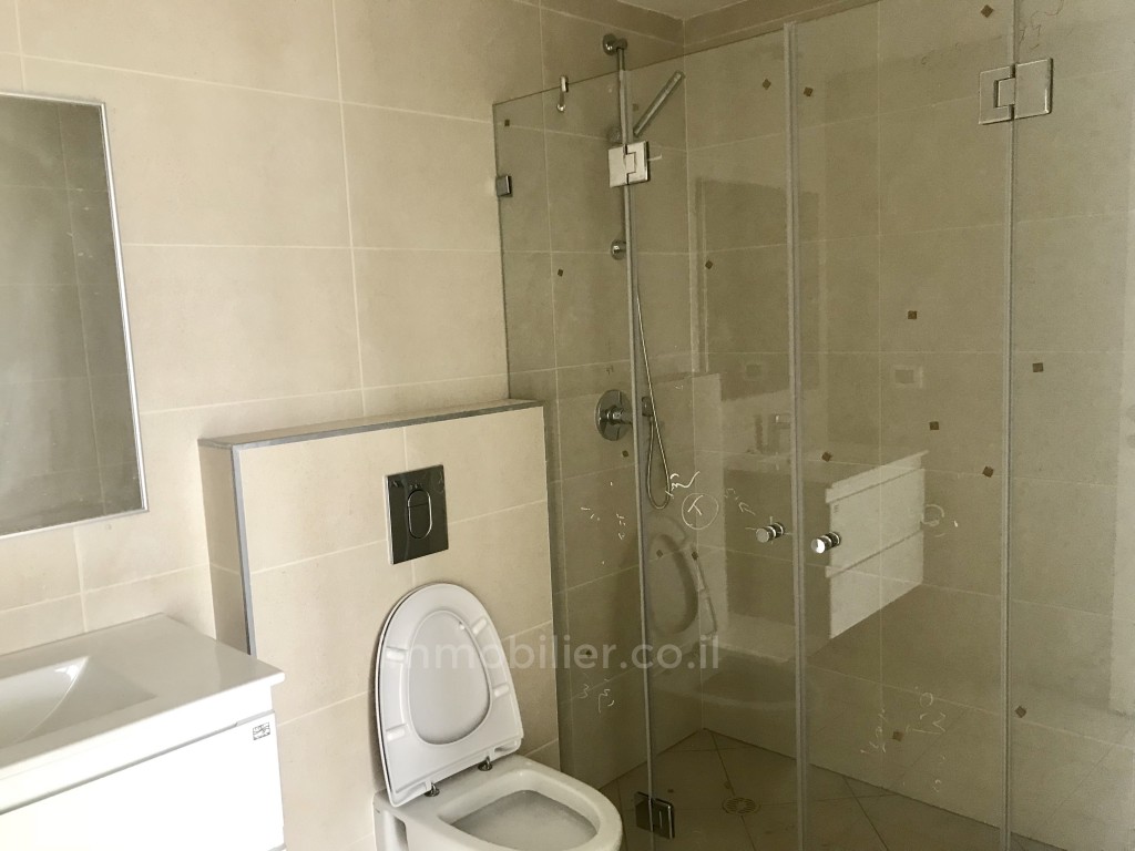 Apartamento 3 cômodos Ramat Gan Rue Jabotinski 488-IBL-12